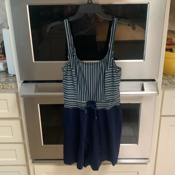 Jantzen one piece swimsuit with built in bra and shorts. See photos for - Picture 4 of 16